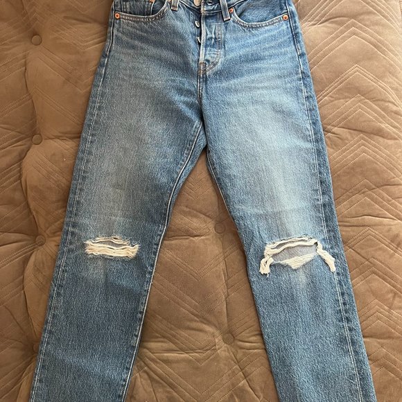 Levi's Denim - Levi's Distress Jeans, never worn